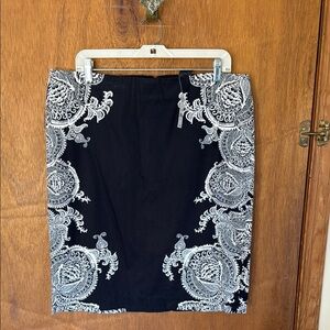 Elegant Black and White Skirt